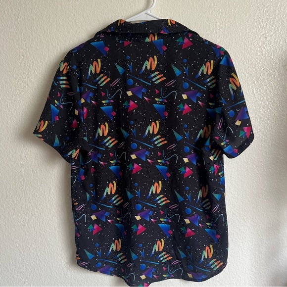❌SOLD❌Fun Patterned Button Up - Picture 4 of 5